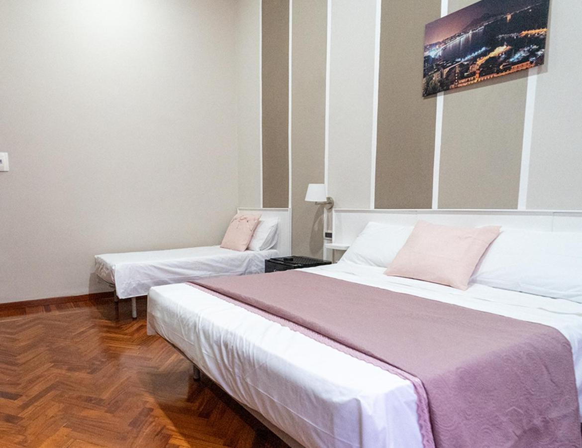 Bed and Breakfast I 4 Diamanti di Napoli Esterno foto