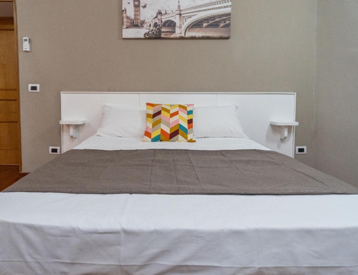 Bed and Breakfast I 4 Diamanti di Napoli Esterno foto