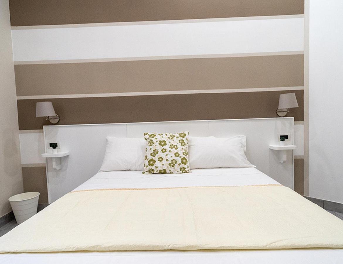 Bed and Breakfast I 4 Diamanti di Napoli Esterno foto