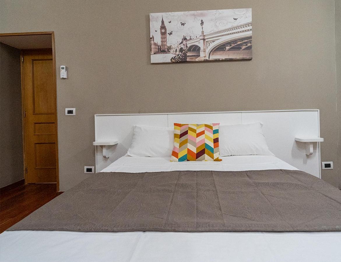 Bed and Breakfast I 4 Diamanti di Napoli Esterno foto
