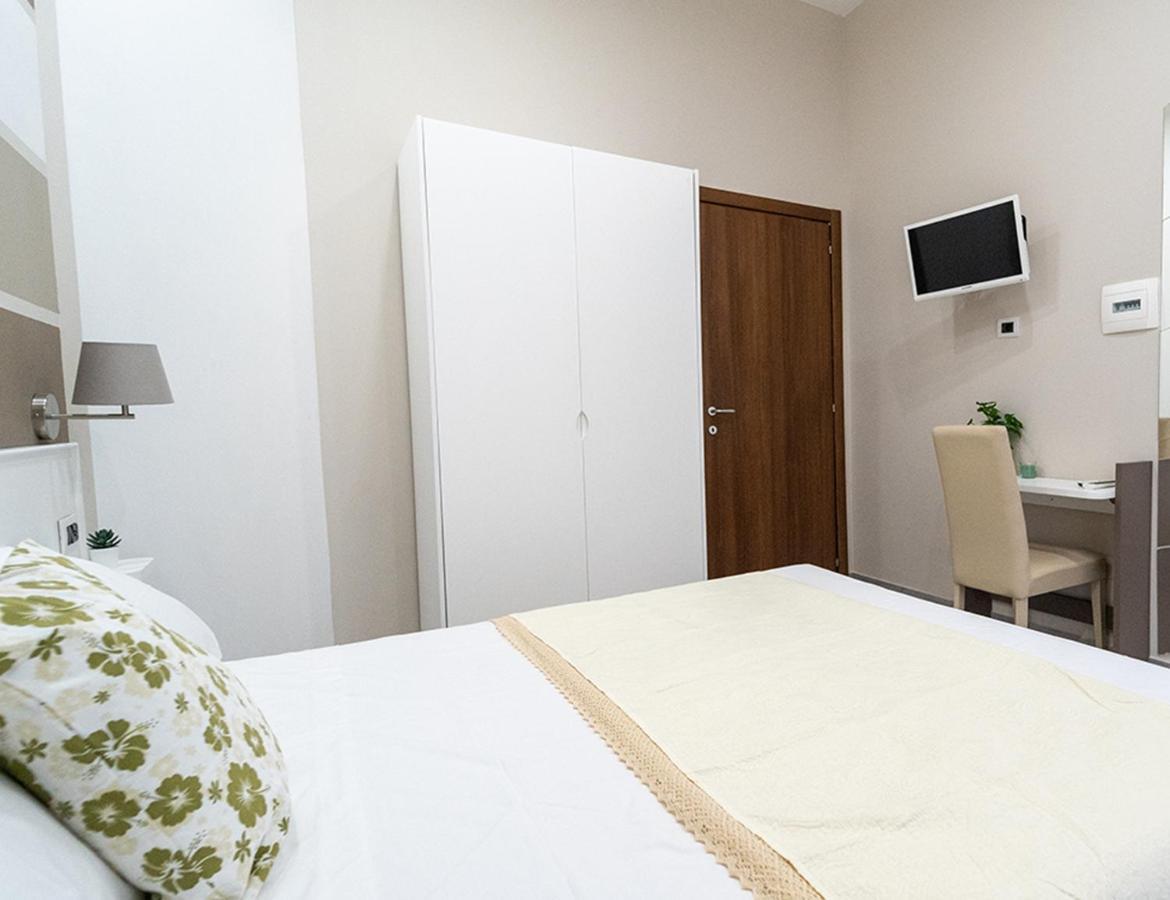Bed and Breakfast I 4 Diamanti di Napoli Esterno foto