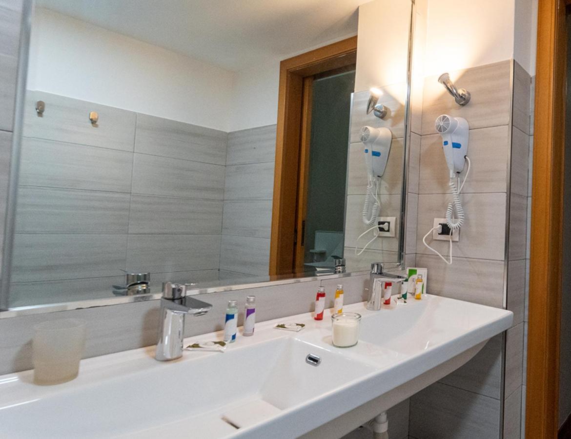 Bed and Breakfast I 4 Diamanti di Napoli Esterno foto